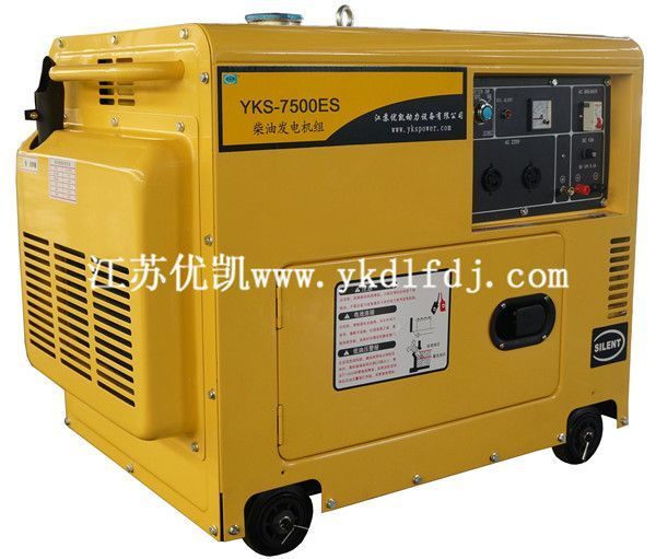 小型風(fēng)冷低噪音柴油發(fā)電機(jī)組5.5KW